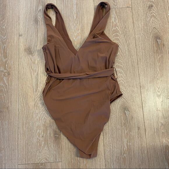 Tory Burch Miller Plunge One Piece Logo Belted Swimsuit - Picture 8 of 10